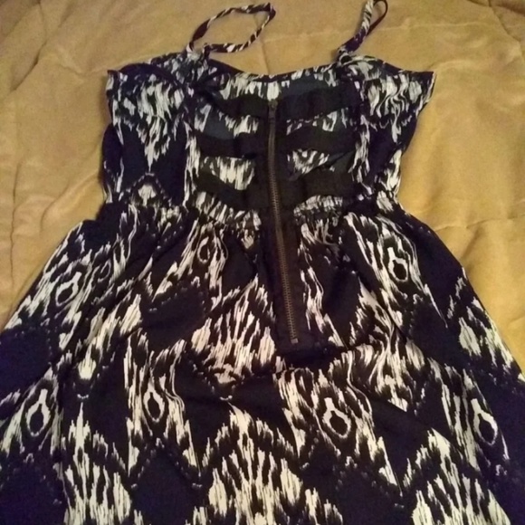 Black and white dress - Picture 2 of 2